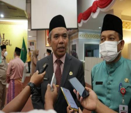 Kadisdik Provinsi Riau, Dr Kamsol perpanjang pendaftaran PPDB SMA/SMK Negeri (foto/int)